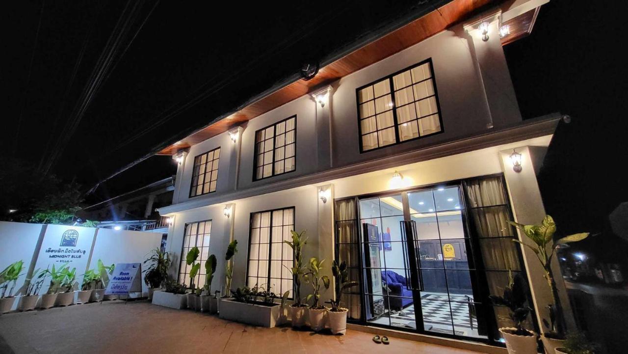 Midnight Blue Guesthouse 琅勃拉邦 外观 照片